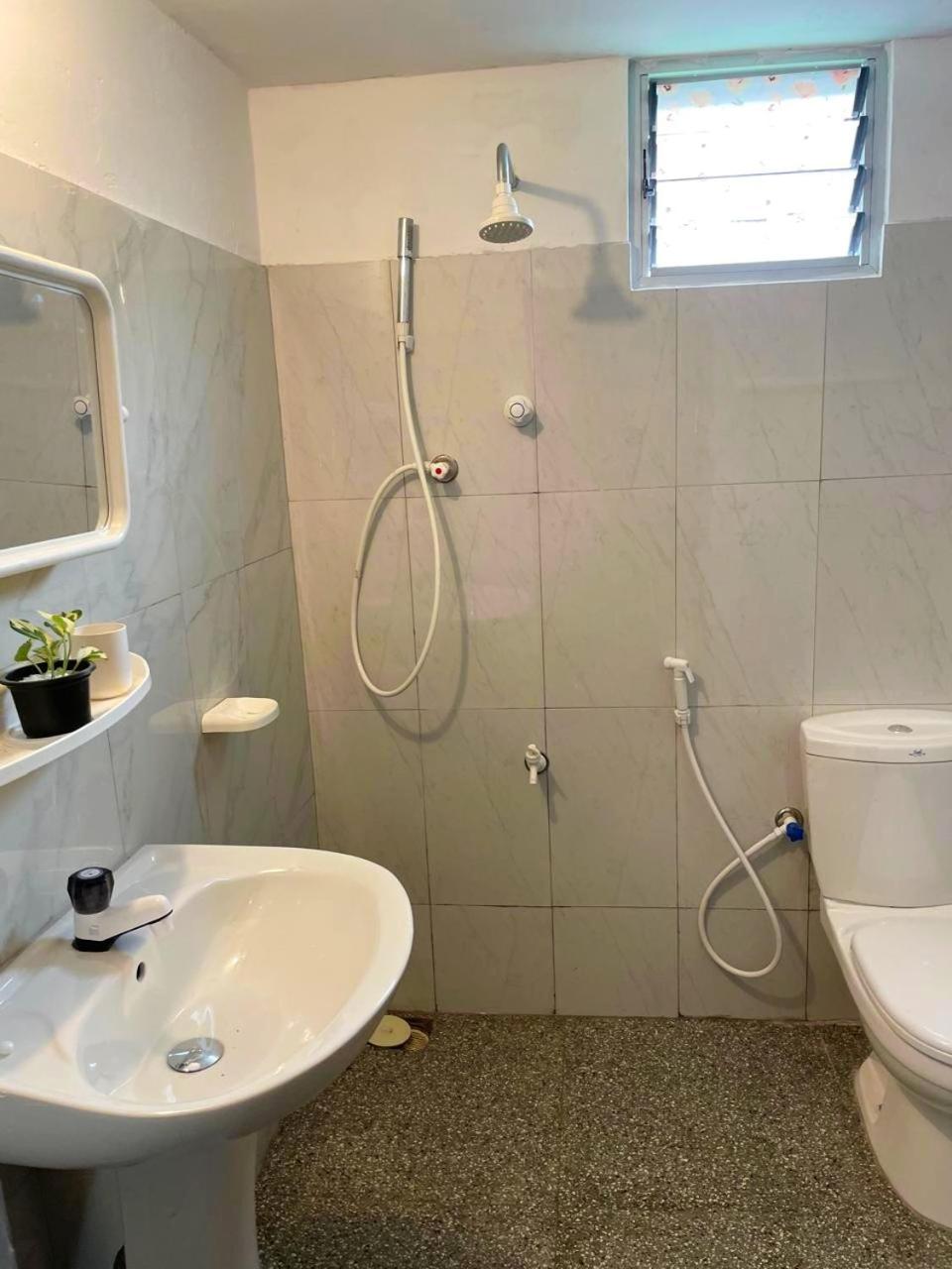 Olivia Homestay أنرادابورام المظهر الخارجي الصورة