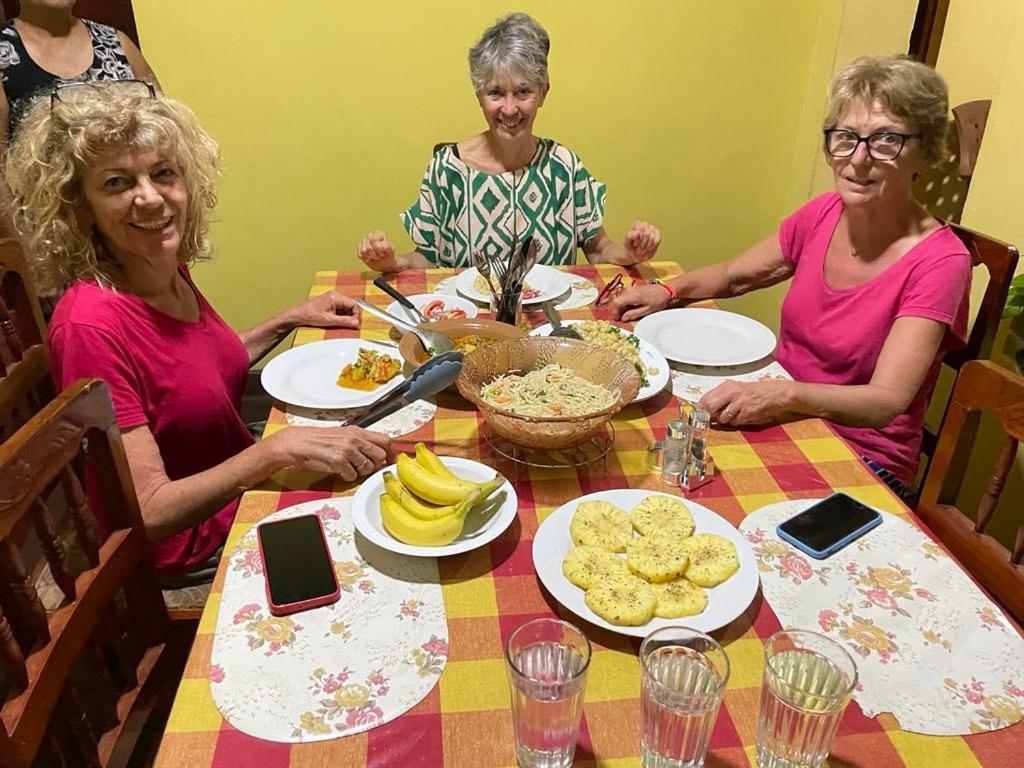 Olivia Homestay أنرادابورام المظهر الخارجي الصورة